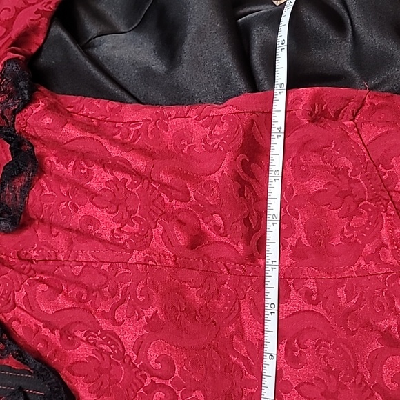 Lipservice gown - Picture 8 of 14